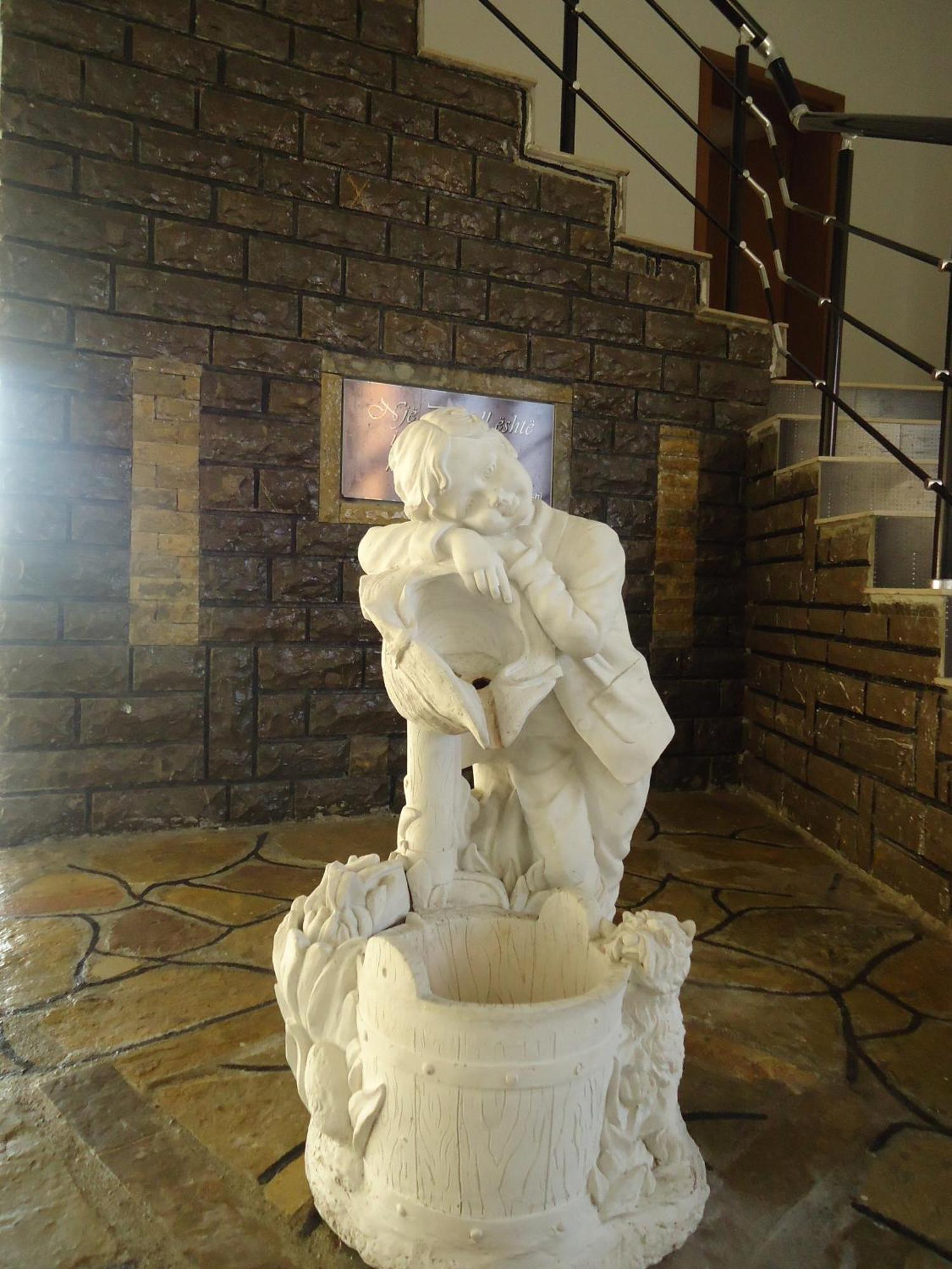 Hotel Albatros Призрен Екстериор снимка