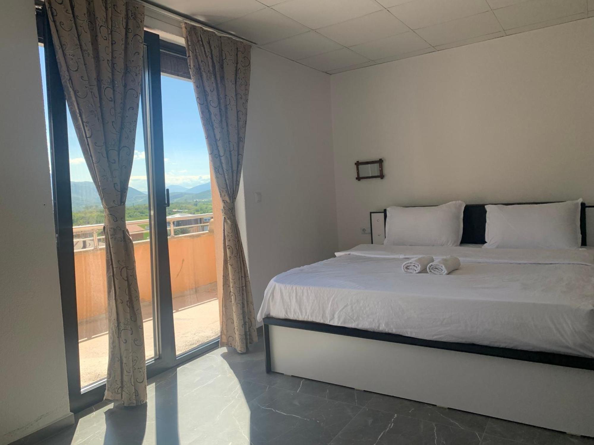 Hotel Albatros Призрен Екстериор снимка