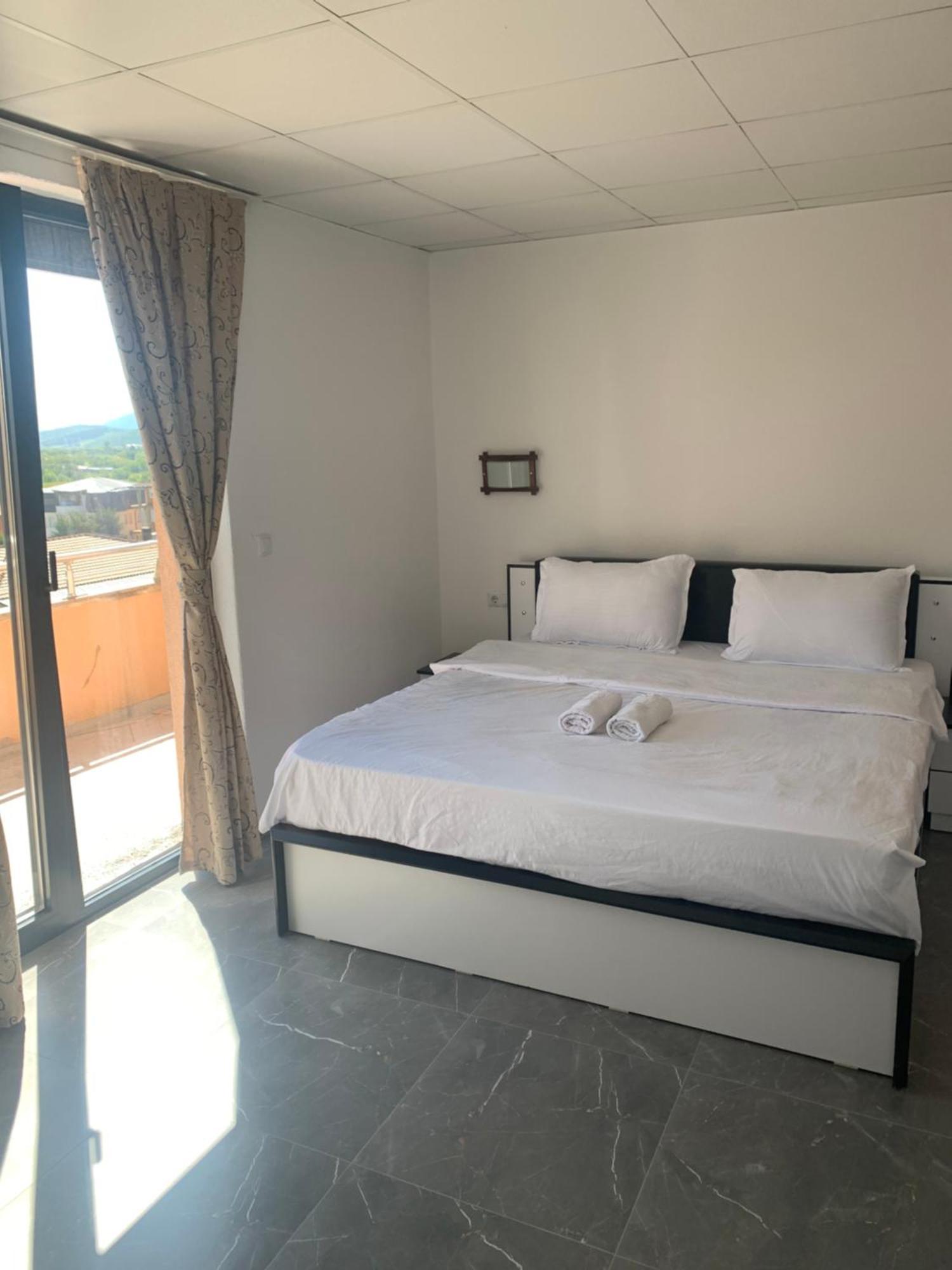 Hotel Albatros Призрен Екстериор снимка