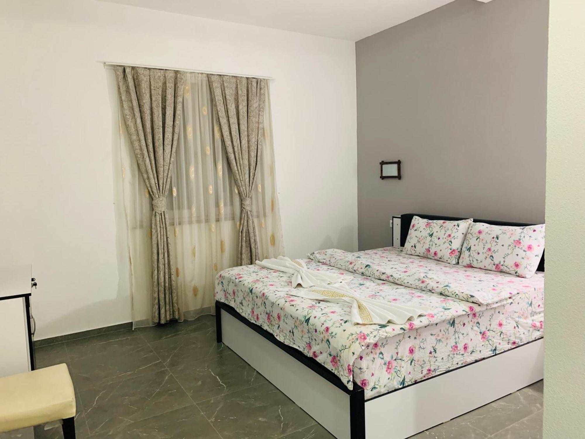 Hotel Albatros Призрен Екстериор снимка