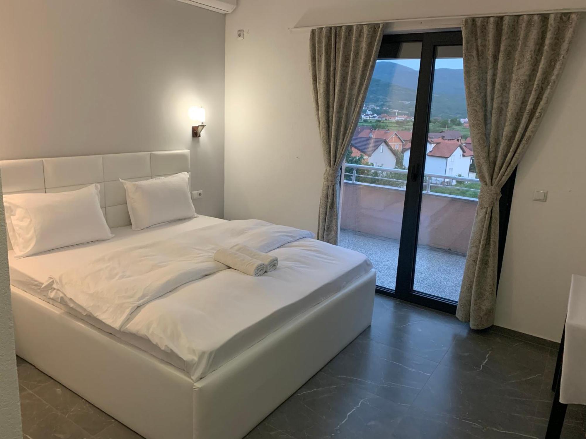 Hotel Albatros Призрен Екстериор снимка