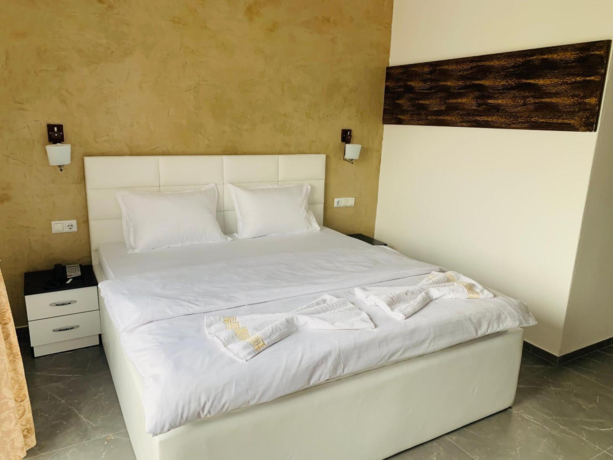 Hotel Albatros Призрен Екстериор снимка