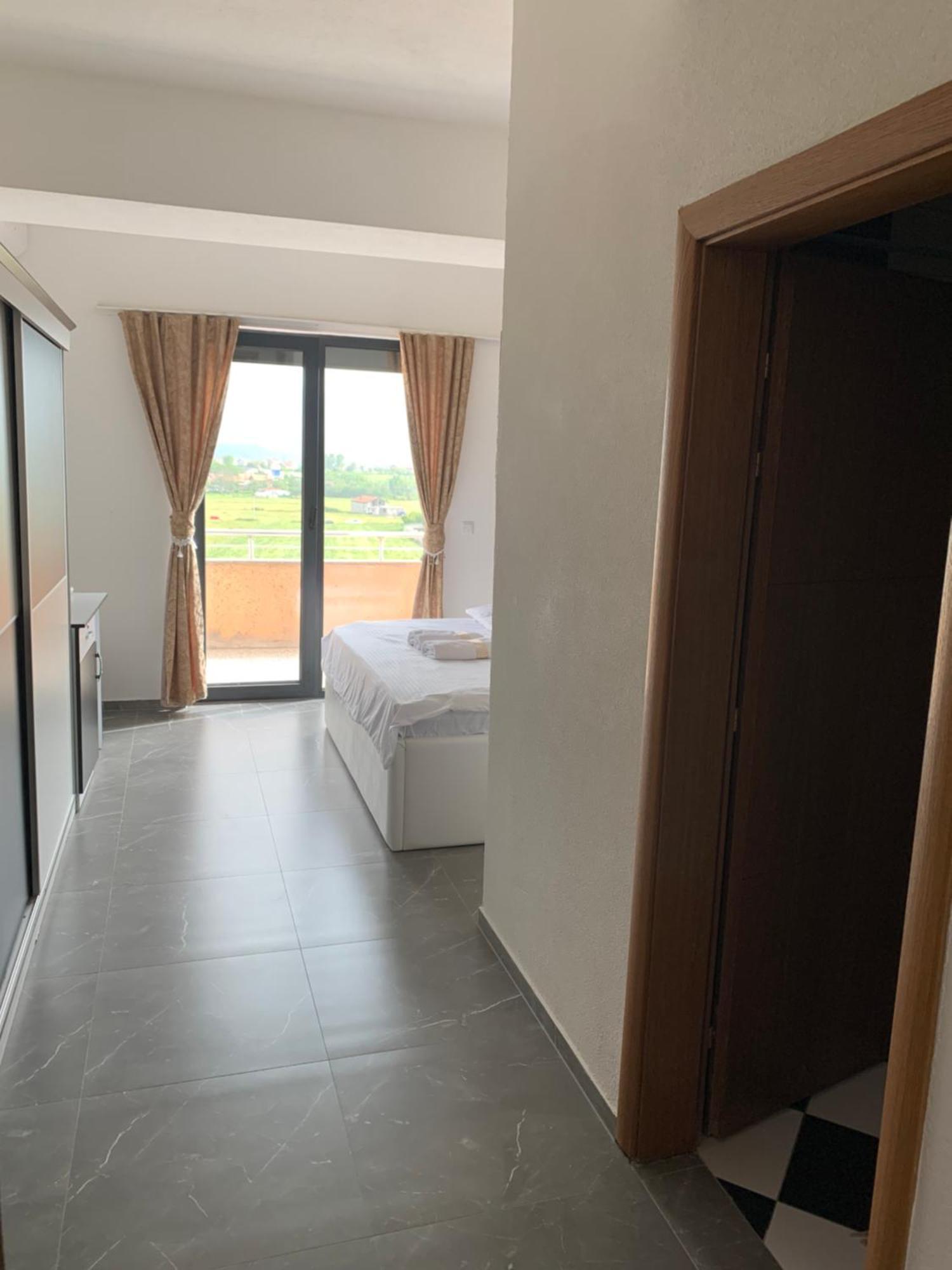 Hotel Albatros Призрен Екстериор снимка