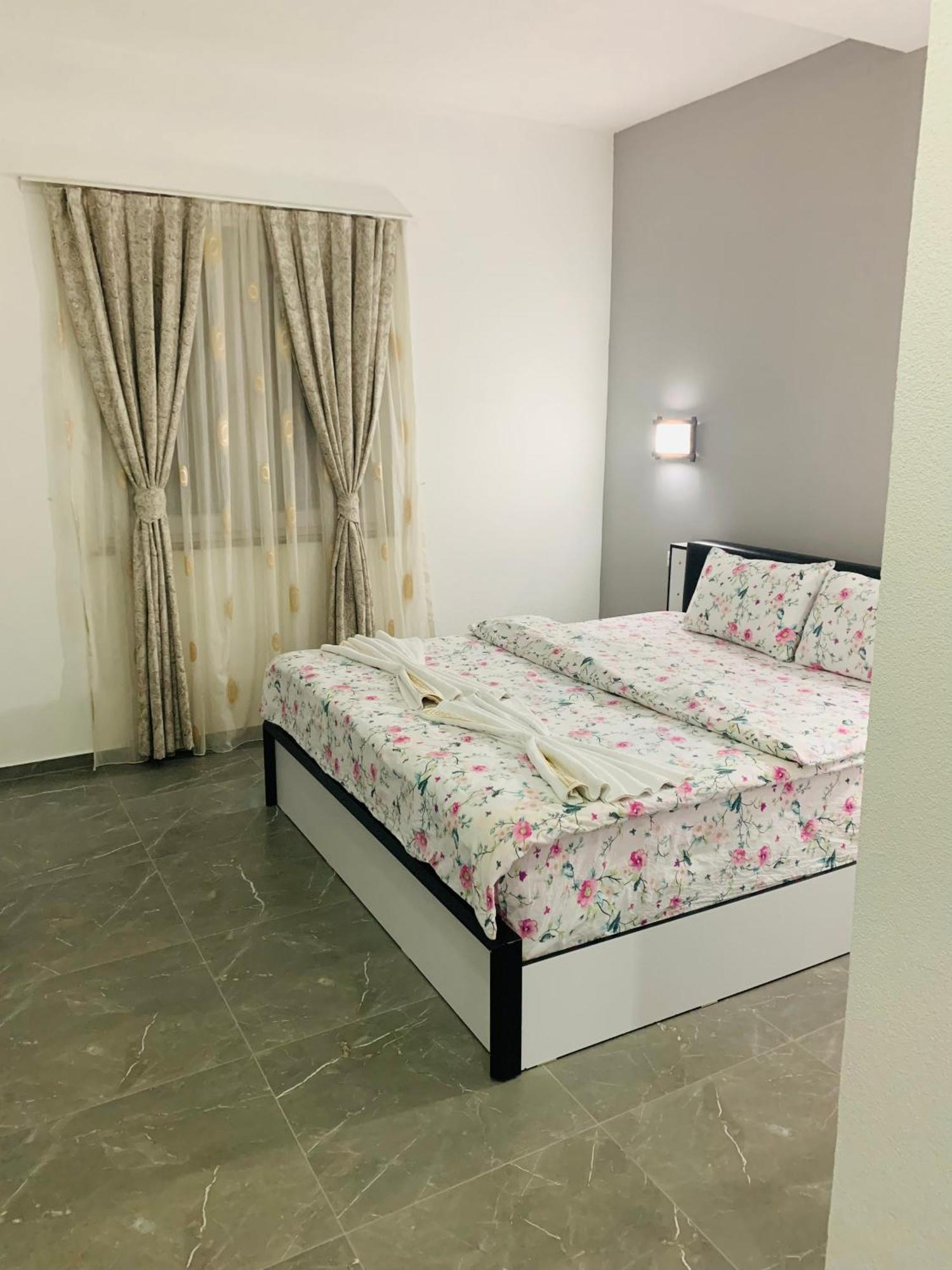 Hotel Albatros Призрен Екстериор снимка