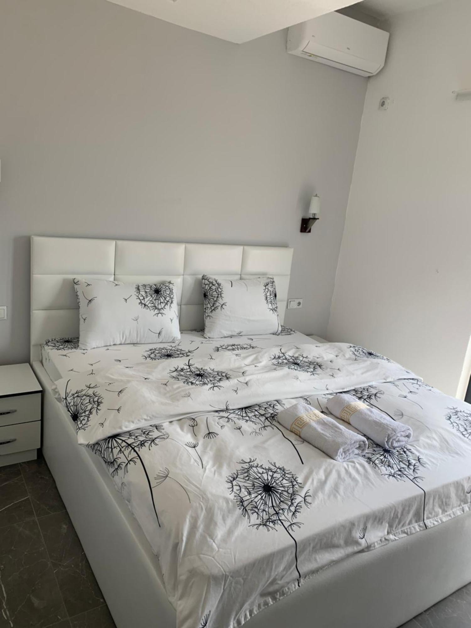 Hotel Albatros Призрен Екстериор снимка