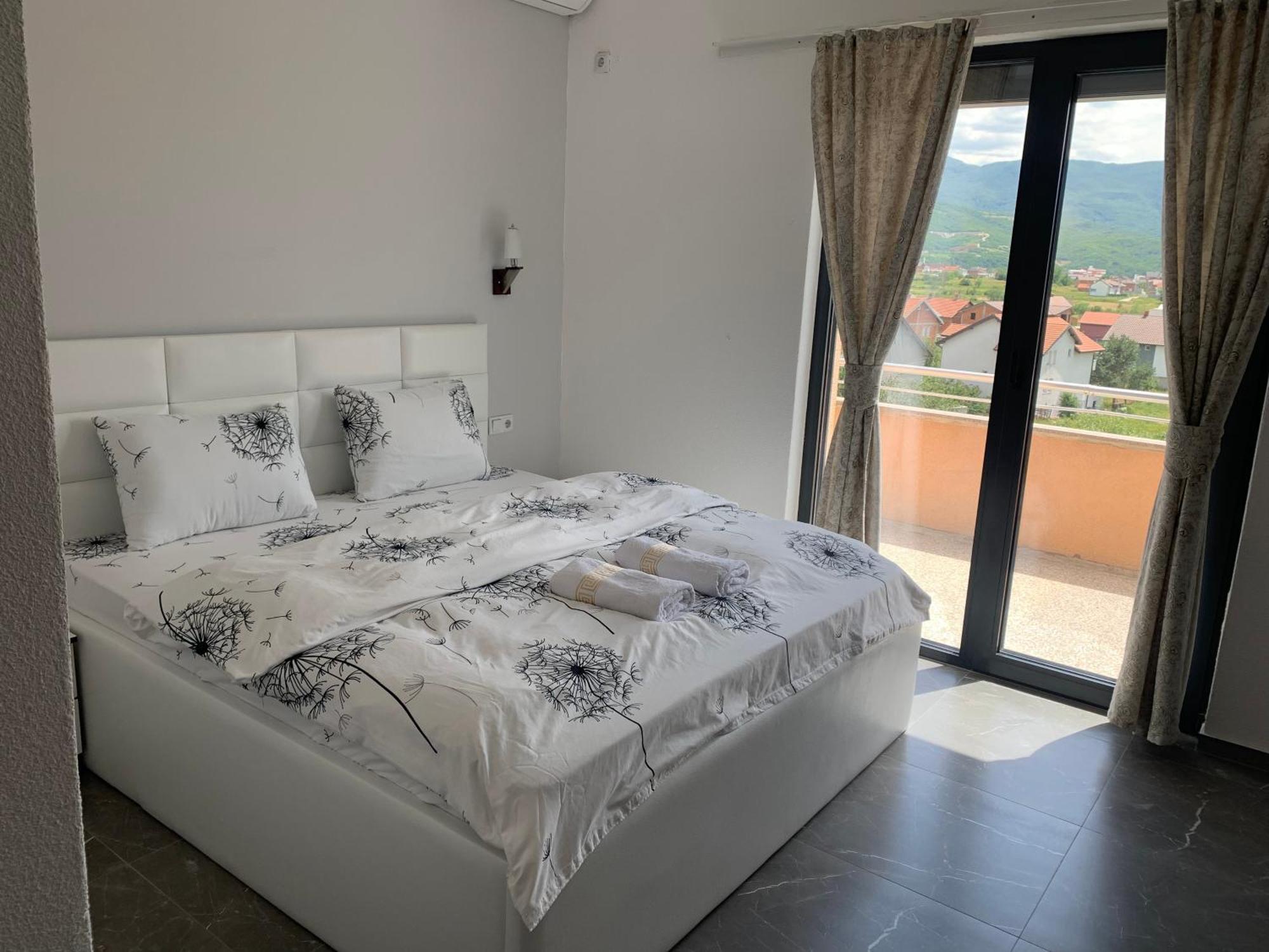 Hotel Albatros Призрен Екстериор снимка