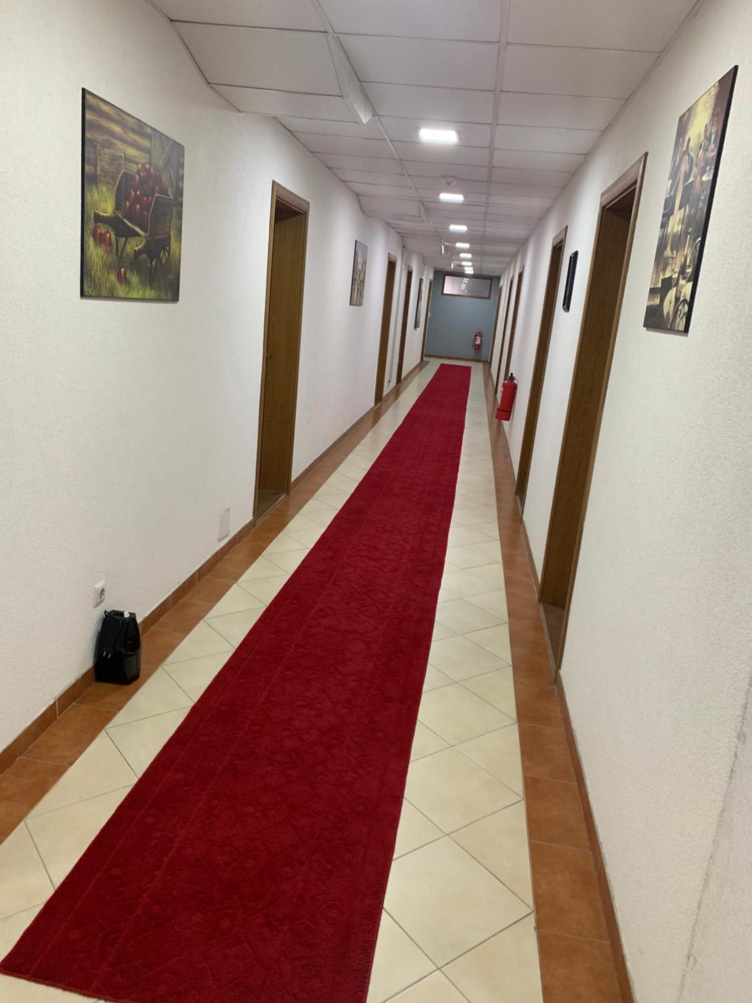 Hotel Albatros Призрен Екстериор снимка