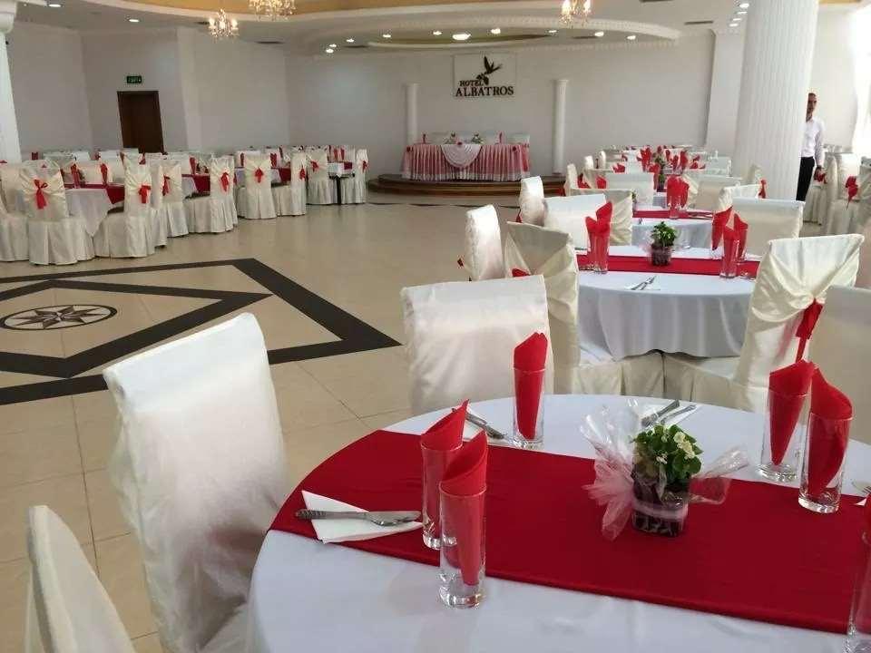 Hotel Albatros Призрен Ресторант снимка